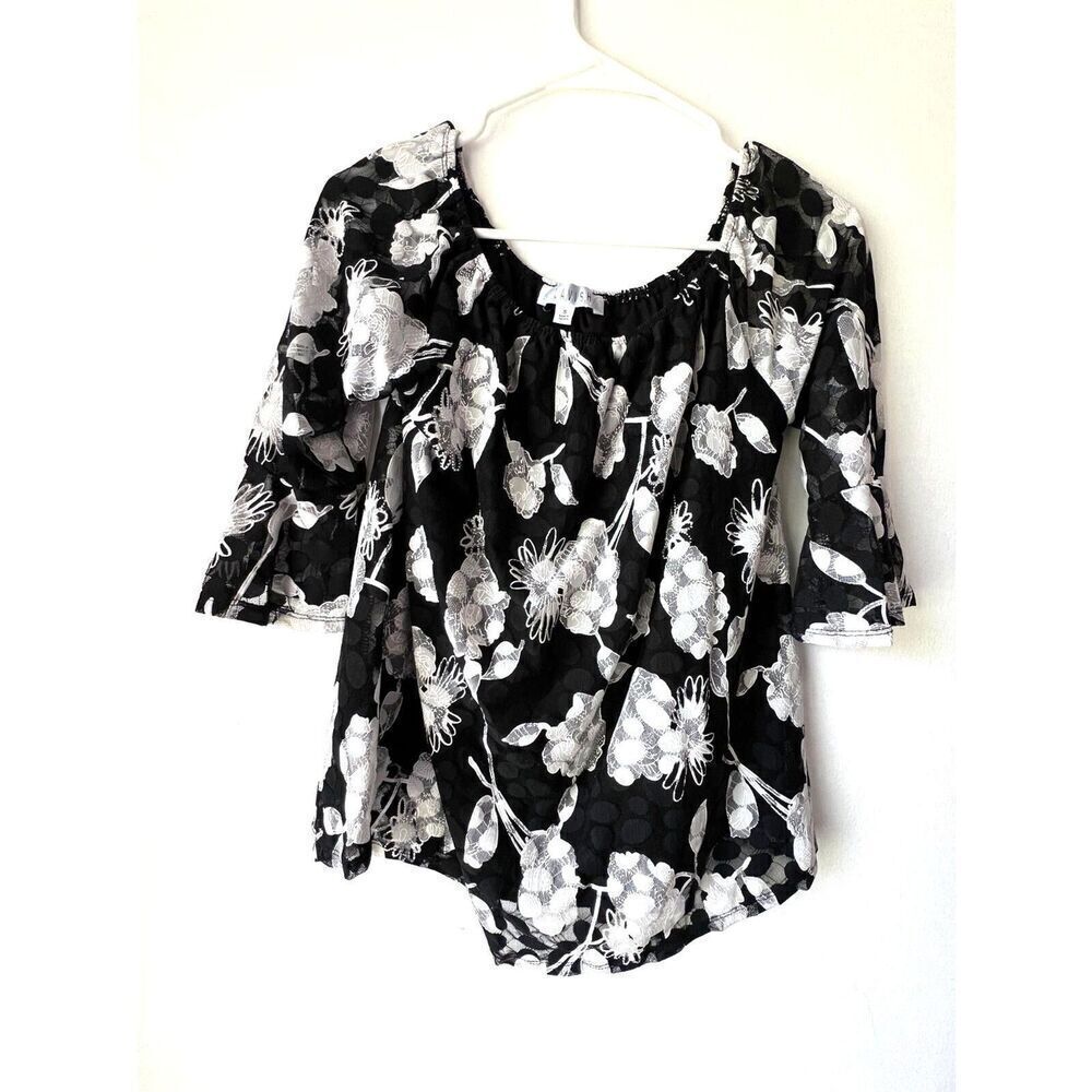 Women's top short sleeve black white floral 3/4 sleeve blouse casual size S. - Picture 3 of 9